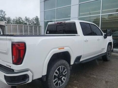 Used 2022 GMC Sierra 2500 AT4 w/ AT4 Preferred Package AWD/4WD image 3