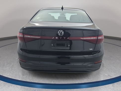 Certified 2025 Volkswagen Jetta SE FWD image 6