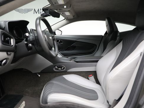 Used 2019 Aston Martin DB11 Coupe image 16