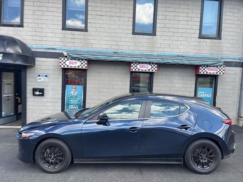 Used 2022 MAZDA MAZDA3 s image 2