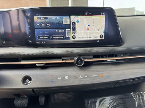 Used 2023 Nissan Ariya FWD image 22