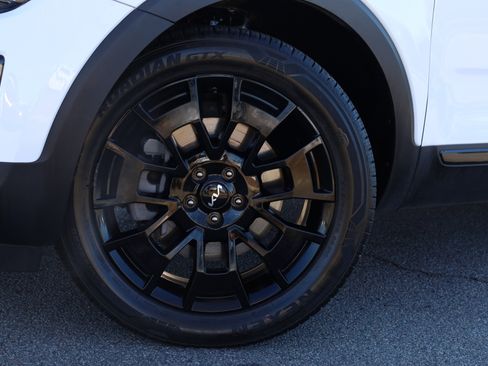 Used 2022 Kia Telluride EX w/ EX Premium Package image 18