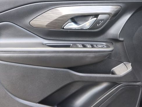Used 2023 GMC Terrain SLE FWD image 12