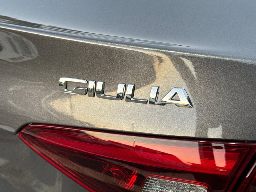 Used 2022 Alfa Romeo Giulia Veloce RWD image 24