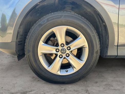 Used 2015 Toyota RAV4 XLE AWD/4WD image 9