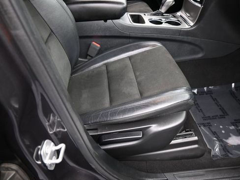 Used 2019 Jeep Grand Cherokee Altitude image 36