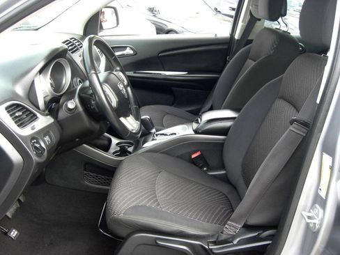Used 2015 Dodge Journey American Value Package w/ Flexible Seating Group FWD image 21