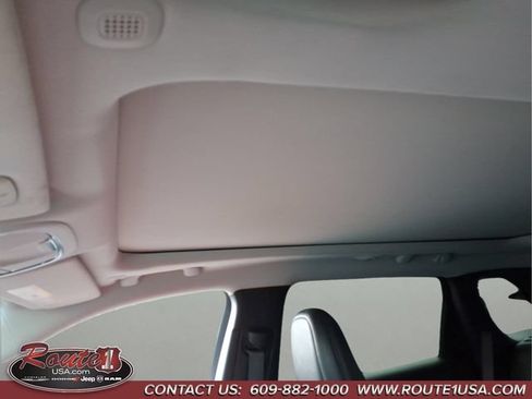 Used 2020 Jeep Cherokee Limited AWD/4WD image 36