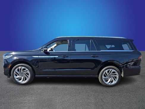 Certified 2025 Lincoln Navigator L Reserve AWD/4WD image 7