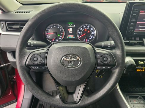 Used 2020 Toyota RAV4 LE image 22