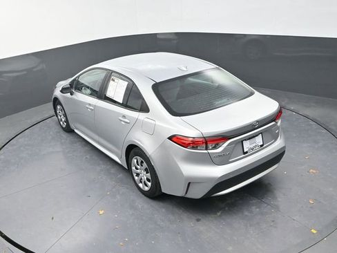 Used 2020 Toyota Corolla LE FWD image 15