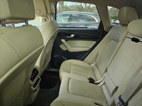 Used 2018 Audi Q5 2.0T Premium Plus w/ Premium Plus Package image 10