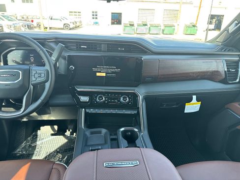 New 2026 GMC Sierra 2500 Denali Ultimate w/ LPO, Black Badging Package AWD/4WD image 23