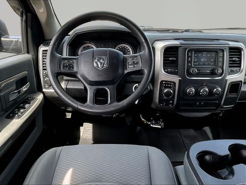 Used 2020 RAM 1500 Classic SLT AWD/4WD image 8