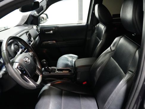 Used 2020 Toyota Tacoma TRD Sport w/ TRD Premium Sport Package image 24