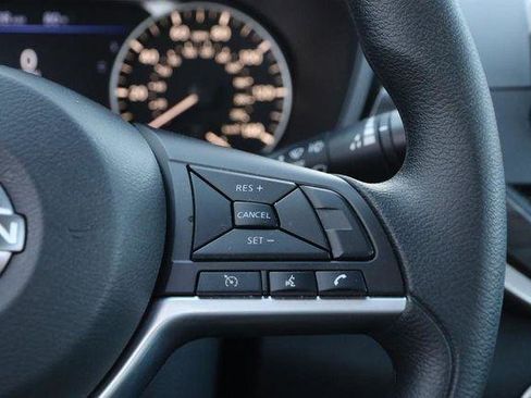 Used 2025 Nissan Altima 2.5 SV image 12