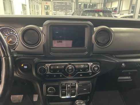 Used 2023 Jeep Wrangler Sport S image 17