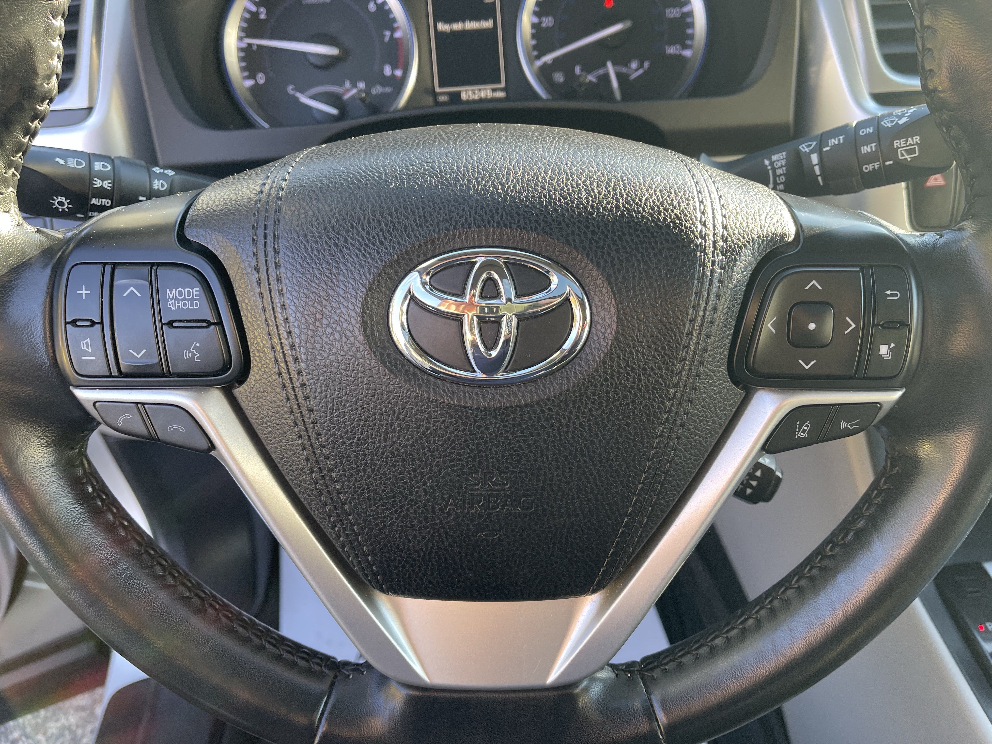 Certified 2018 Toyota Highlander XLE AWD/4WD image 23