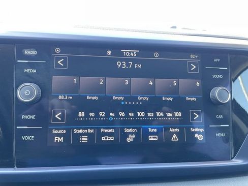 Used 2022 Volkswagen Taos SE FWD image 13