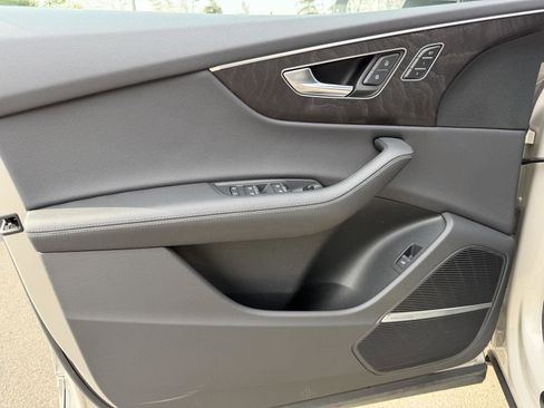 Used 2023 Audi Q8 Premium Plus w/ Premium Plus Package image 12