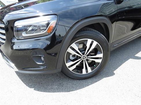 Certified 2024 Mercedes-Benz GLB 250 4MATIC image 21
