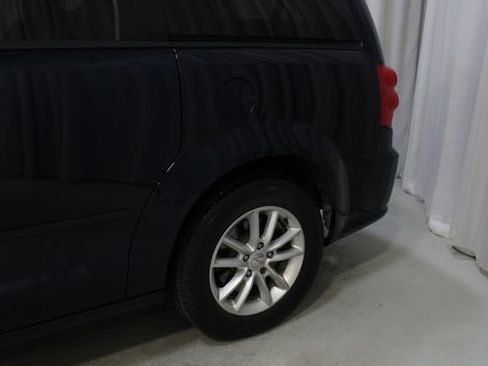 Used 2014 Dodge Grand Caravan SXT FWD image 26