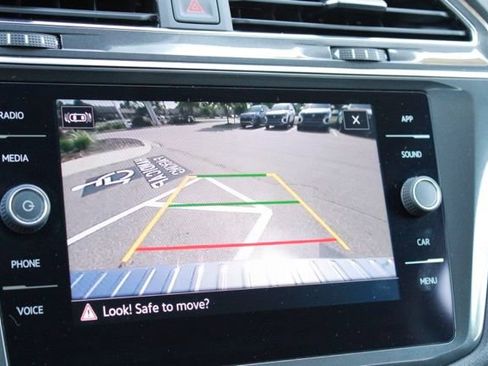 Used 2023 Volkswagen Tiguan SE AWD/4WD image 26