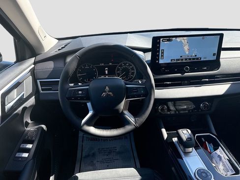 New 2026 Mitsubishi Outlander SE image 23