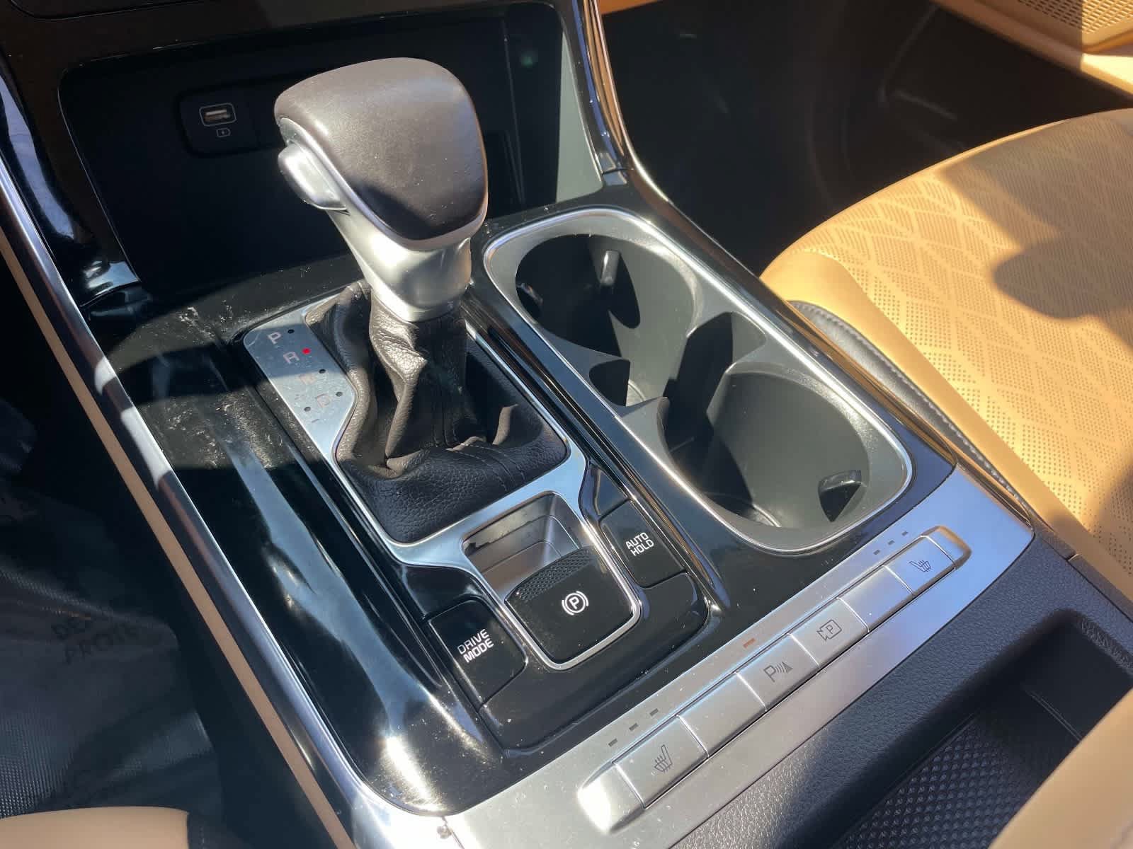 Used 2024 Kia Carnival EX FWD image 25