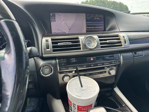 Used 2013 Lexus LS 460 w/ Comfort Pkg RWD image 8