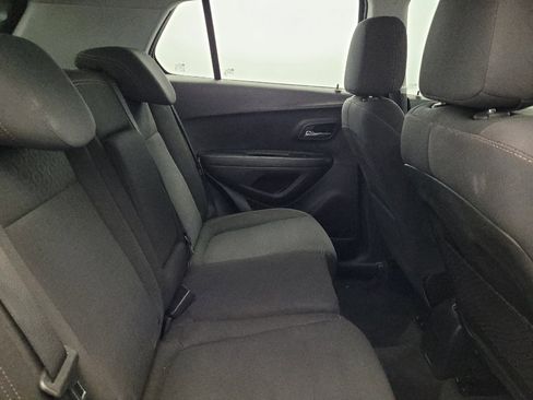 Used 2019 Chevrolet Trax LS image 19