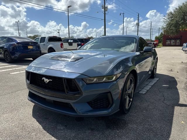 Used 2025 Ford Mustang GT RWD image 4