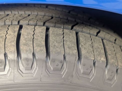 Used 2019 Ford Fusion SE FWD image 9