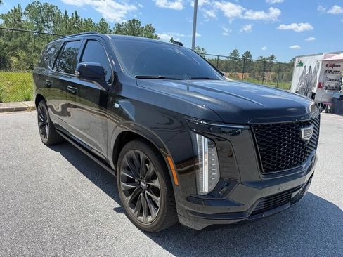 Used 2026 Cadillac Escalade Platinum Sport w/ LPO, ONYX Package AWD/4WD image 2