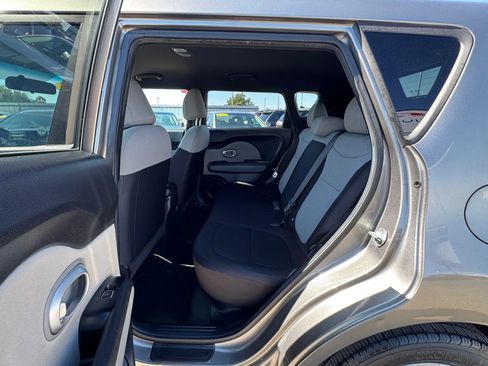 Used 2017 Kia Soul EV image 21