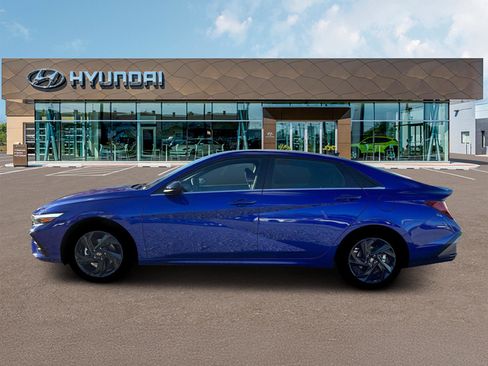 New 2026 Hyundai Elantra SEL Sport Premium FWD image 3