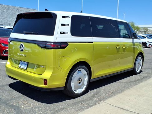 New 2025 Volkswagen ID. Buzz 1st Edition AWD/4WD image 6