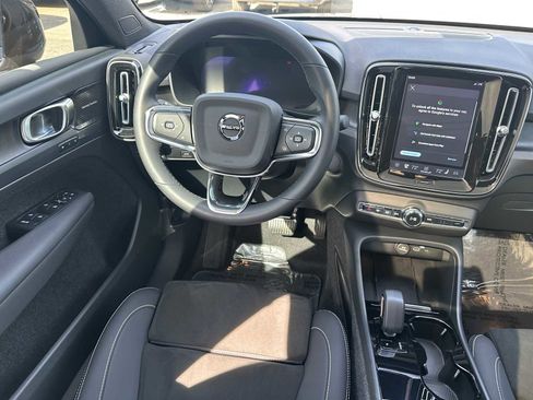 Certified 2023 Volvo C40 P8 Recharge Ultimate AWD/4WD image 18
