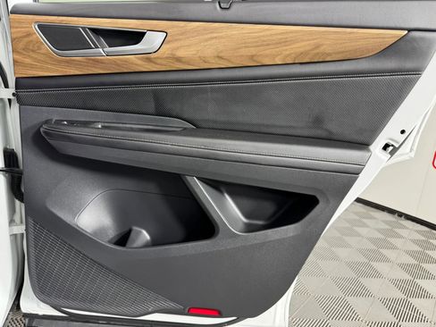 Used 2024 Volkswagen Atlas SE image 47