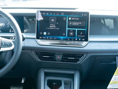 New 2026 Volkswagen Tiguan SE FWD image 34