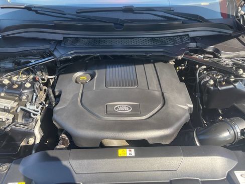 Used 2017 Land Rover Range Rover HSE image 43