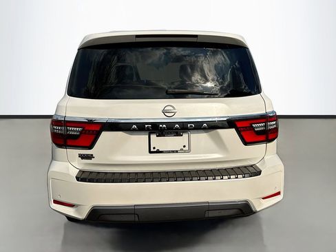 Used 2023 Nissan Armada SV image 6