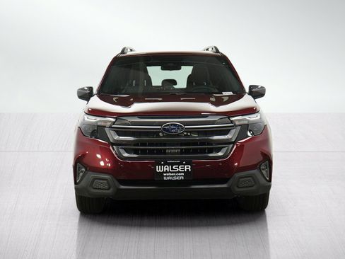 Used 2025 Subaru Forester Premium AWD/4WD image 8