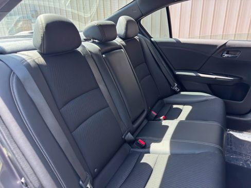 Used 2017 Honda Accord Sport image 32
