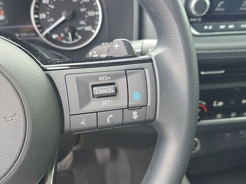 Certified 2023 Nissan Rogue SV FWD image 31