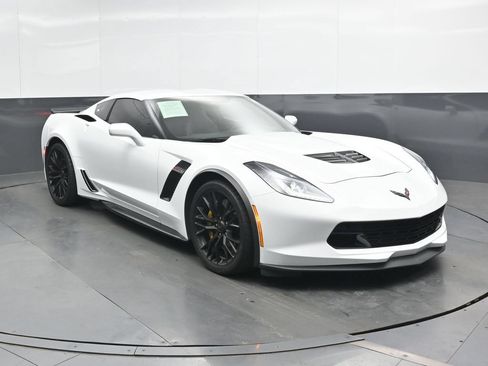 Used 2017 Chevrolet Corvette Z06 RWD image 5
