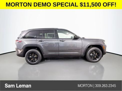 New 2025 Jeep Grand Cherokee Altitude image 8