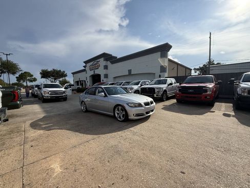 Used 2011 BMW 335i Sedan RWD image 45