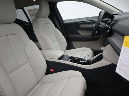 New 2026 Volvo XC40 B5 Ultra w/ Climate Package image 35