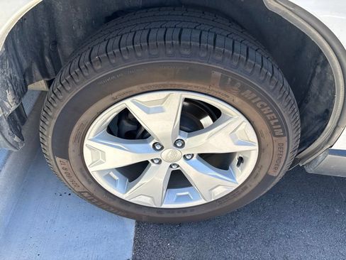 Used 2016 Subaru Forester 2.5i Premium AWD/4WD image 14